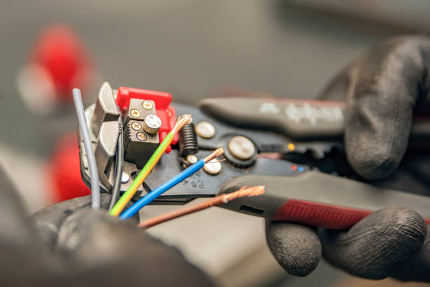Best Electrical Outlet Repair  in Bellefontaine Neighbors, MO